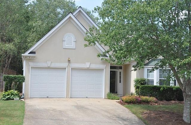 1st image of 204 Colony Center Dr