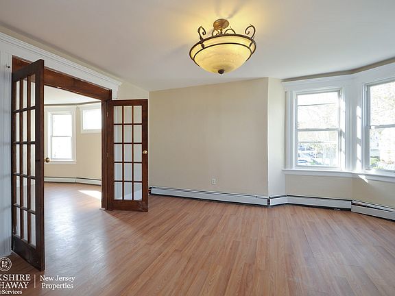 2nd image of 79 William St