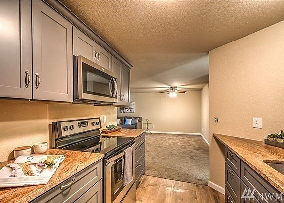 Pictures from model unit colors may very from each unit.