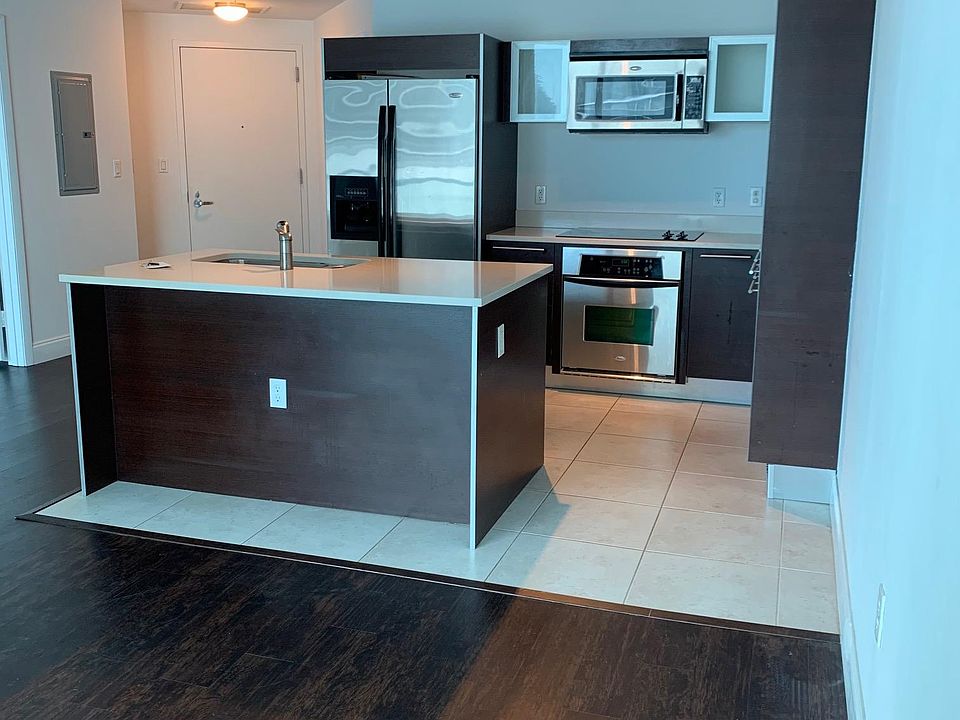 1st image of 1900 N Bayshore Dr APT 3707