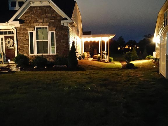 2nd image of 526 Caroline Cir