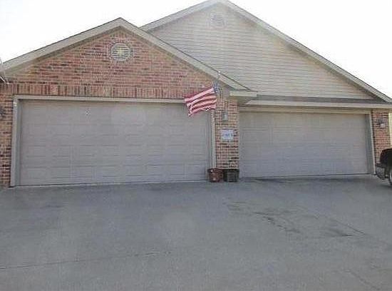 1st image of 2107 Plum Creek Ln