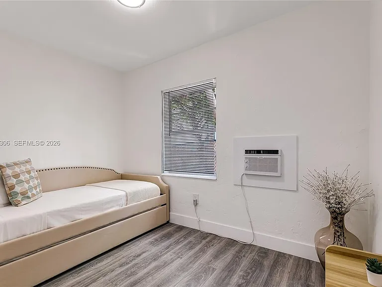 327 NE 55th St #2 — Photo 12