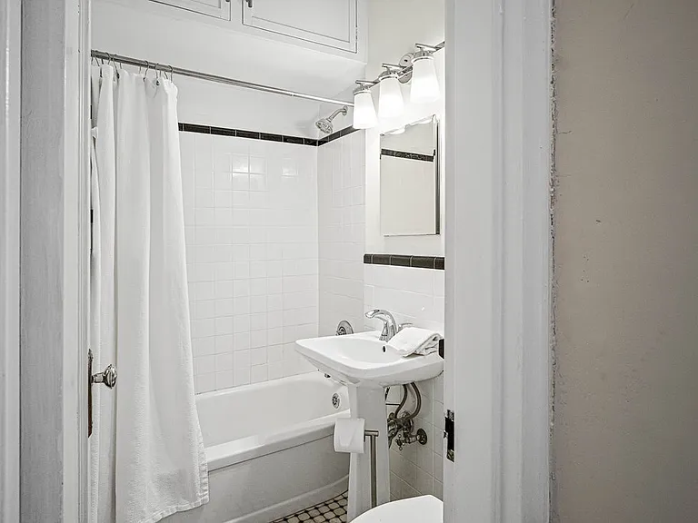 271 Dartmouth St #6D — Photo 7