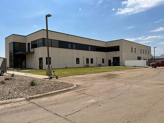 3rd image of 1 Park Ln #20