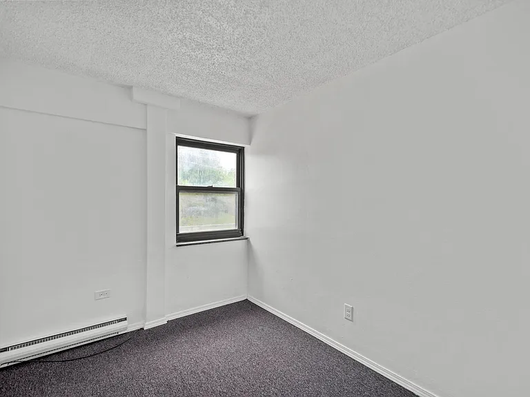 Penn Towers Apartments — Photo 25