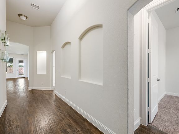 4th image of 3319 Sequoia Ln