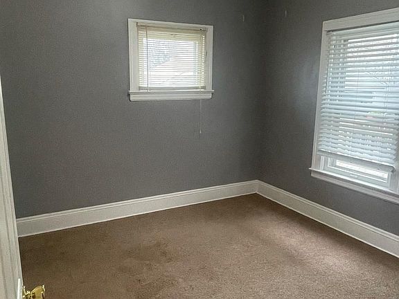 3rd image of 14722 Leonard Ave