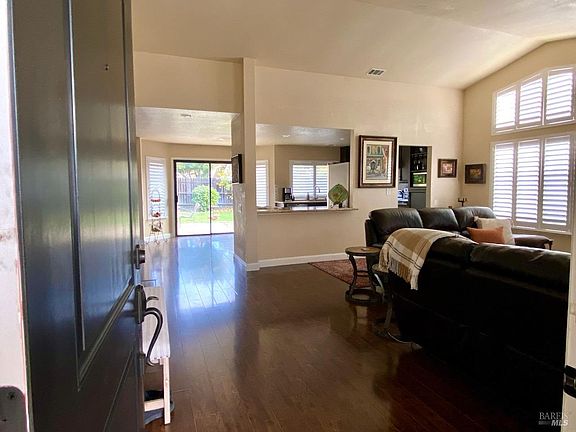 3rd image of 6128 Vanden Road