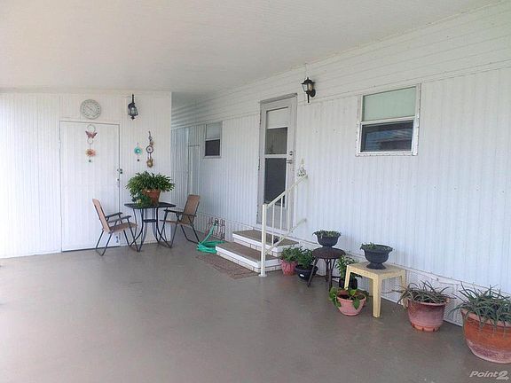 3rd image of 711 52nd Avenue Ln W