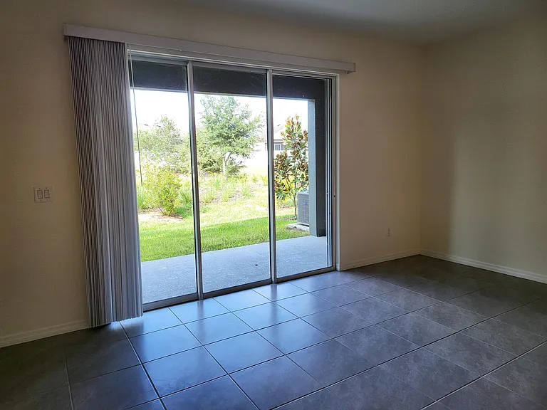 1204 Draintree St — Photo 10