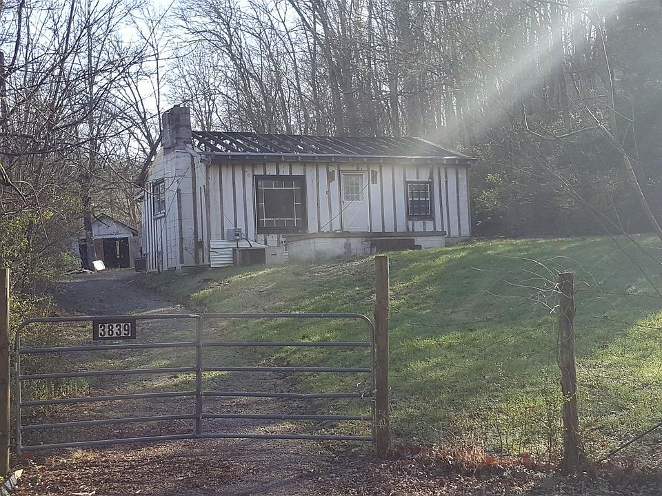 2nd image of 3839 Knight Dr