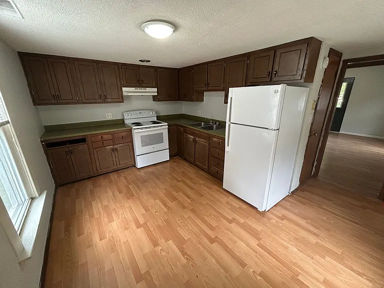 107 W Prairie St — Photo 16