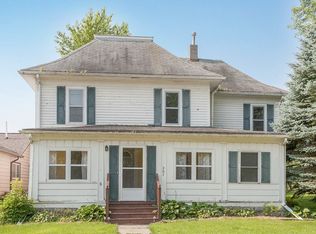 207 Market St, Coggon, IA 52218