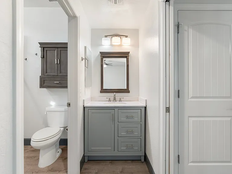 521 E Mission Ln N #LUXURY 1BD — Photo 7