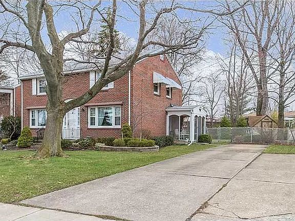 2nd image of 4939 Clifton Pkwy