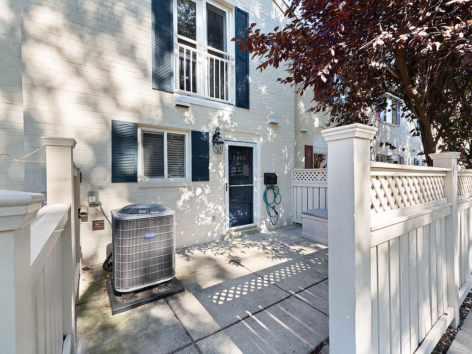 1st image of 1431 N Van Dorn St #B