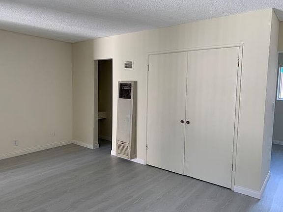 3rd image of 2001 Peyton Ave #18