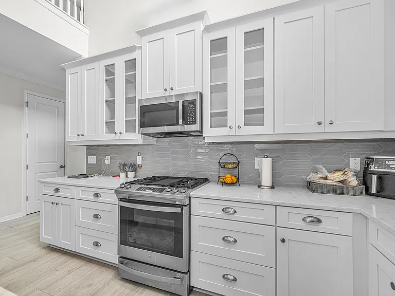 14-web-or-mls-Kitchen 7SR_06112026