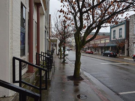 4th image of 324 S Main St #326