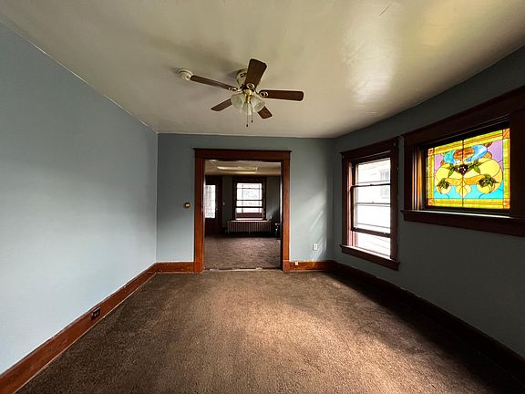 5th image of 922 Wallace St