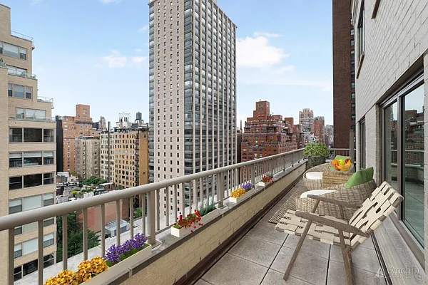 Rented by Anchor Associates | media 13