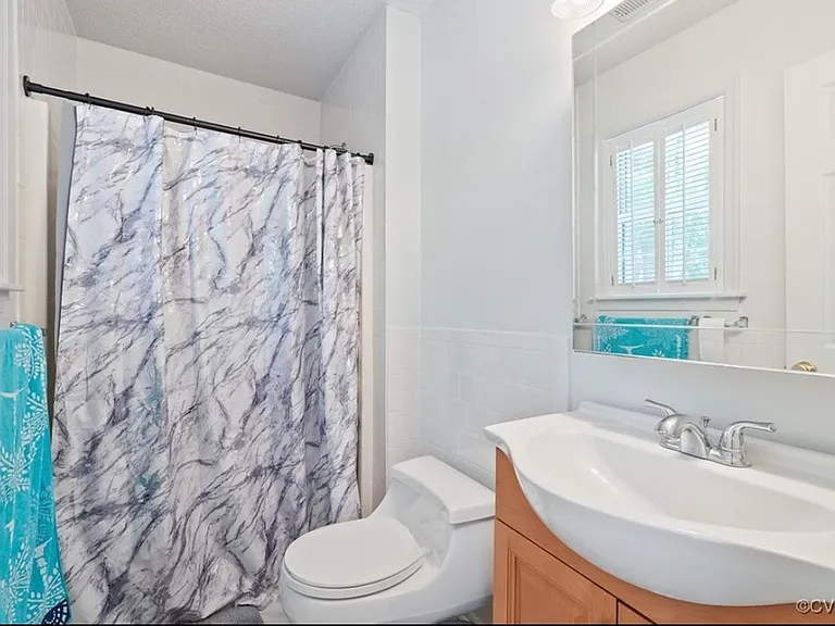 3355 Holly Woods Ct — Photo 18