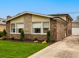 7075 N Hamlin Ave, Lincolnwood, IL 60712