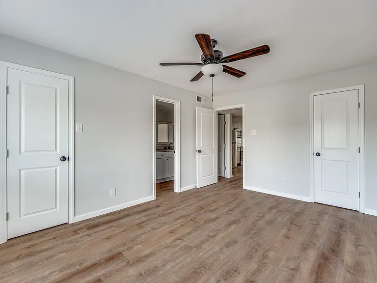 Creekside Condominumums — Photo 14