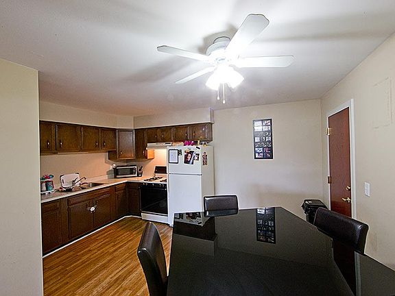 4th image of 1005 Argyle St APT 1B