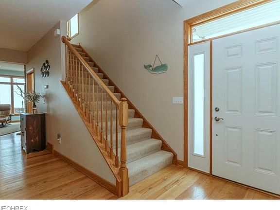 4th image of 4 Edgecliff Dr