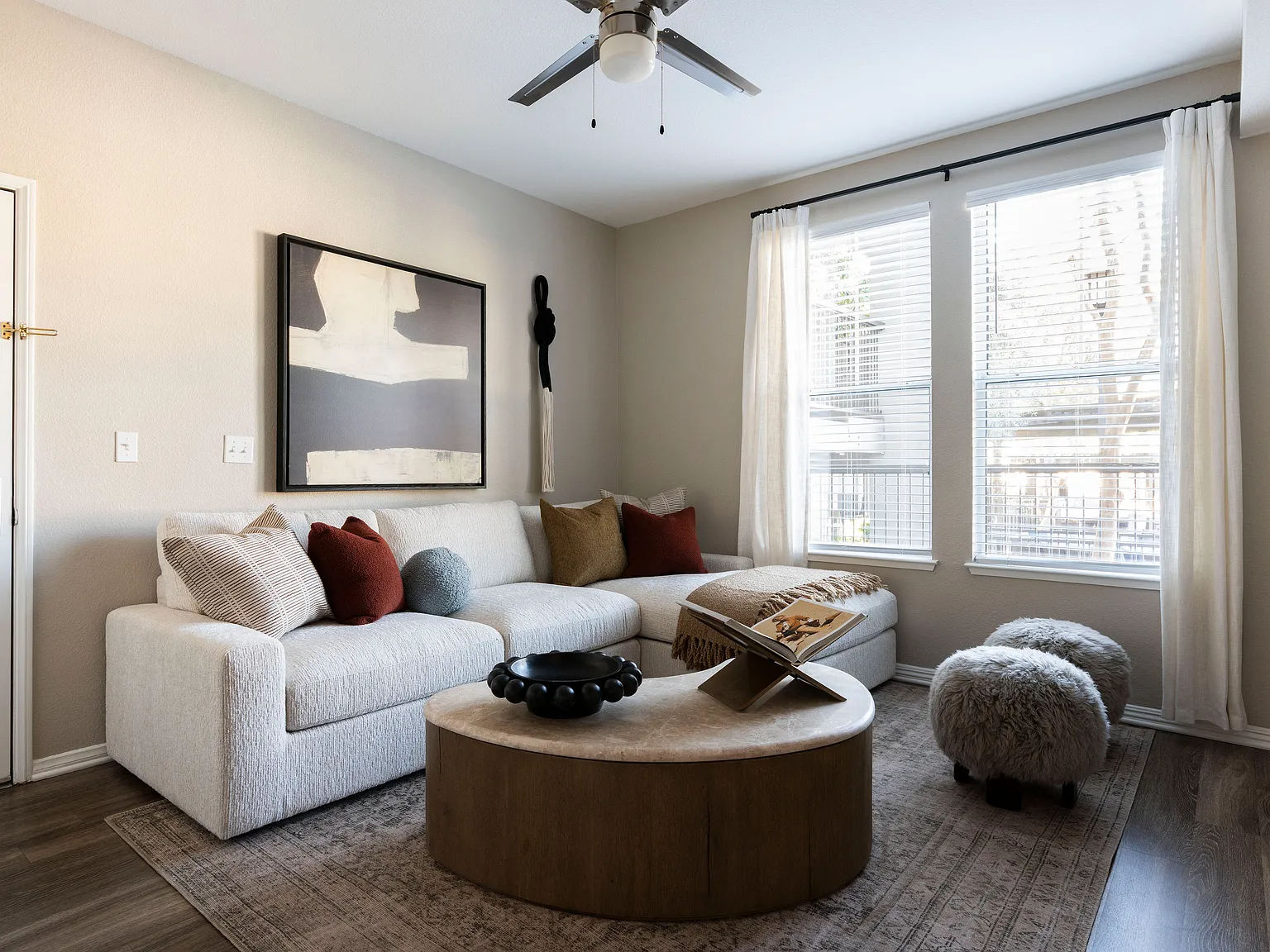 Montrachet Apartments — Photo 3