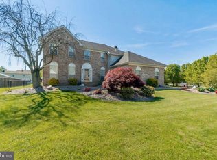 2632 Woodsview Dr, Bensalem, PA 19020