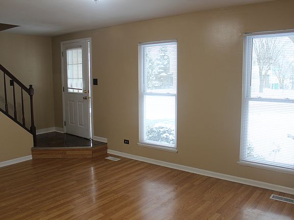 3rd image of 302 Fruitwood Dr