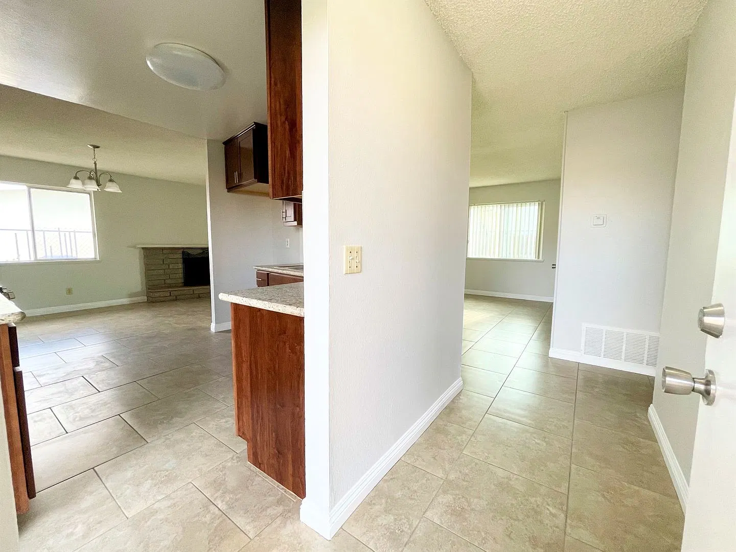 Single Level on a Large Lot! — Photo 2