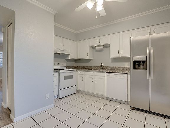 3rd image of 510 W University Dr Unit 219