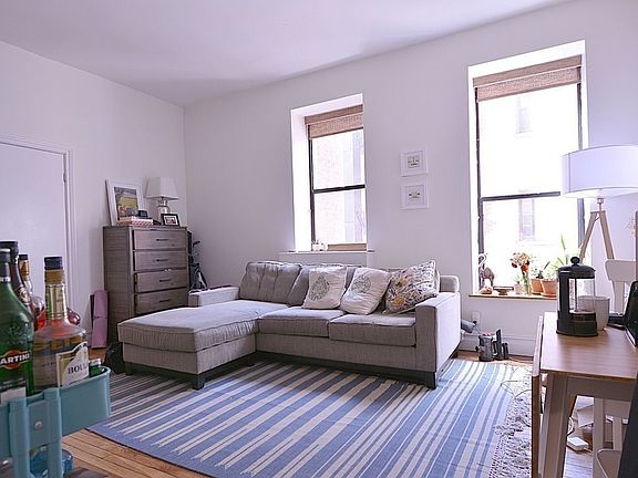 3rd image of 154 W 70th St #6SS