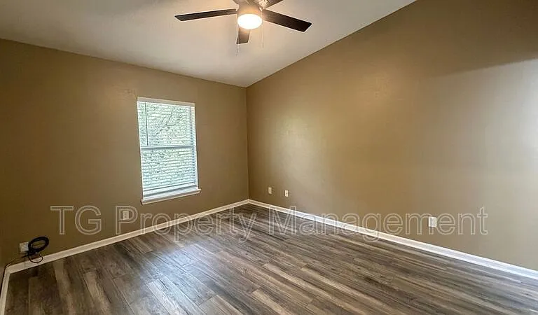 3610 Kirkpatrick Cir #16 — Photo 6