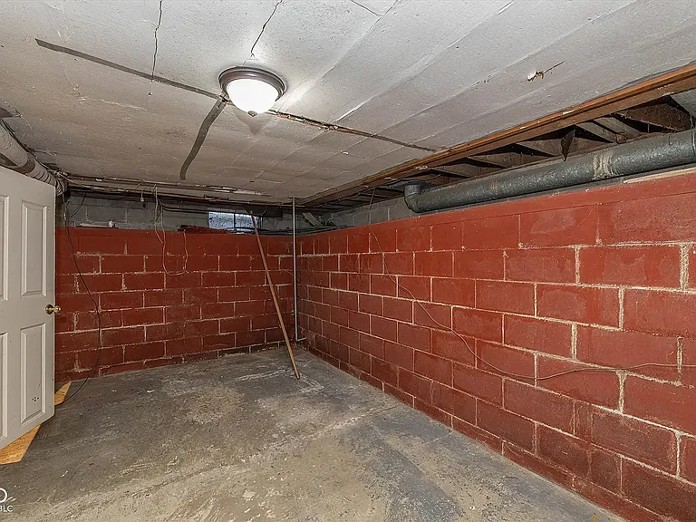 1148 Medford Ave — Photo 14