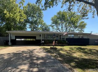 1903 Long Dr, Waynesville, MO 65583