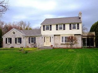 514 W Acacia Rd, Glendale, WI 53217