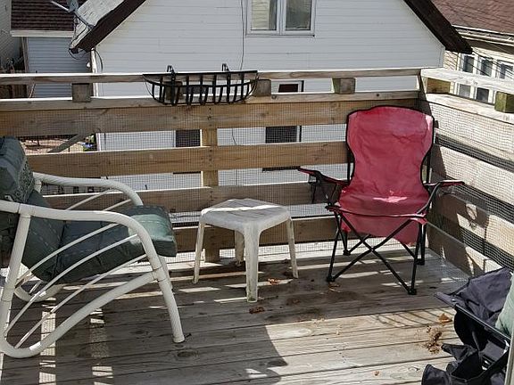 2nd image of 1659 N Arlington Pl APT 4