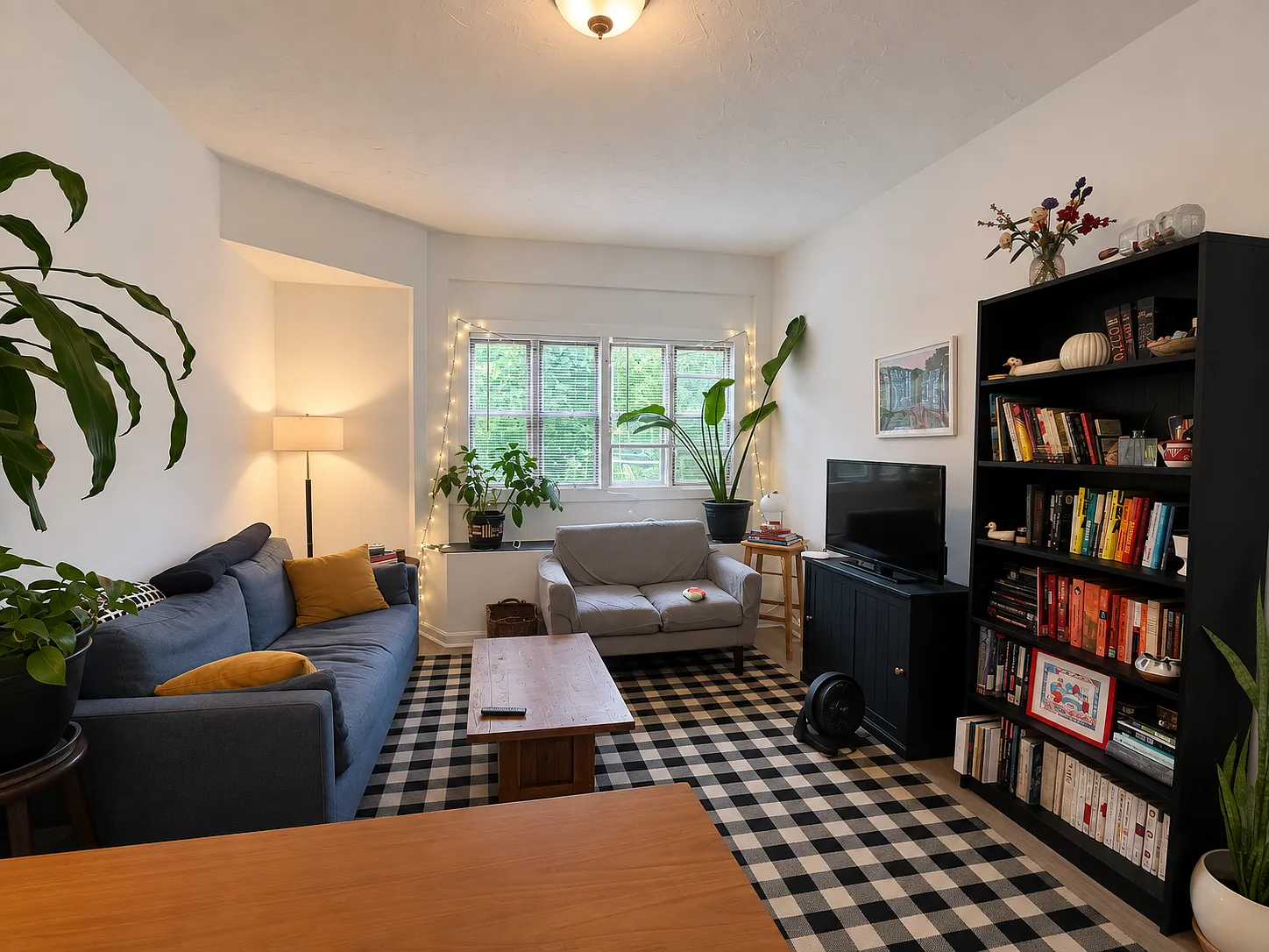 2 bed, 1.5 bath, 1200 sqft, $3,300 — Photo 2