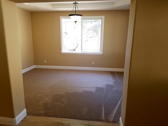 3rd image of 6025 Thornicroft Dr