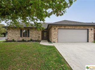 123 Greenway Dr, Seguin, TX 78155