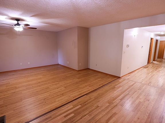 5th image of 10850 SW North Dakota St