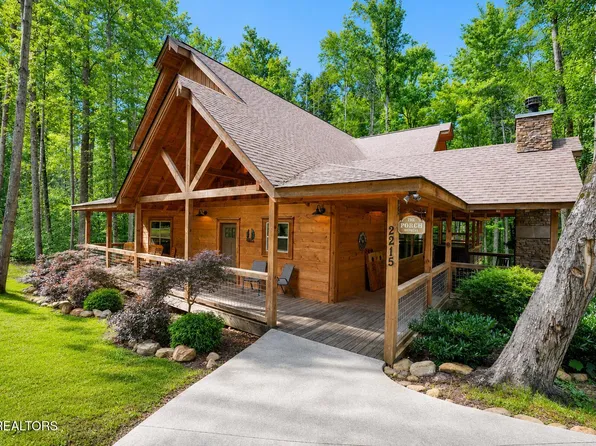 2215 Cub Cir, Sevierville, TN 37862