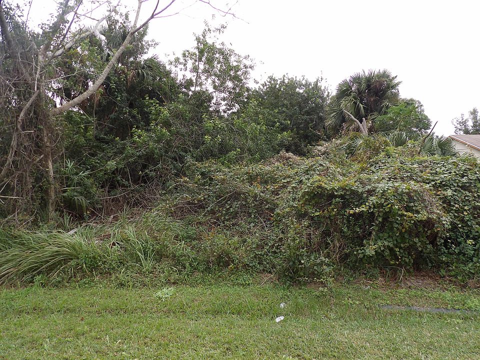 2nd image of 1118 SW Sarto Ln