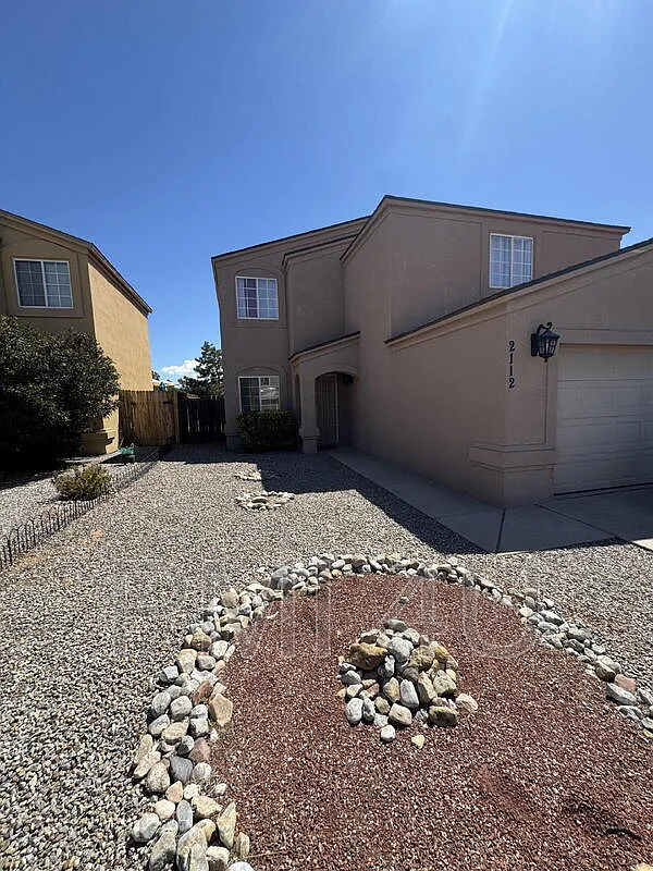 3 bed, 2.5 bath, 1718 sqft, $2,300 — Photo 4