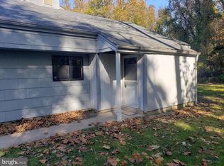 33 Dover Dr, Lindenwold, NJ 08021